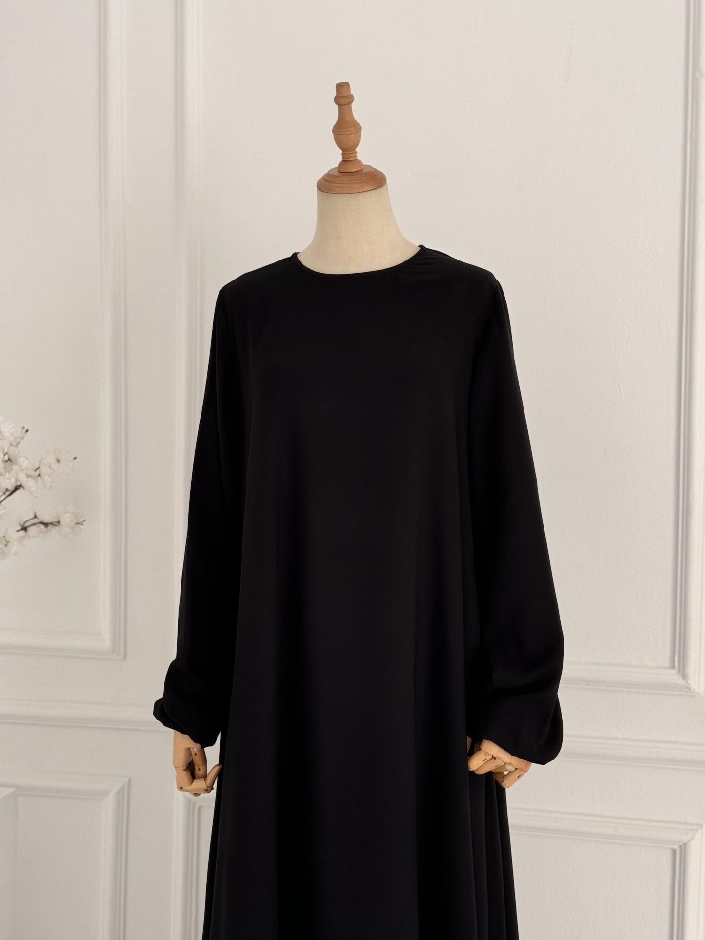 Clouch Basic Plain Abaya With Pockets