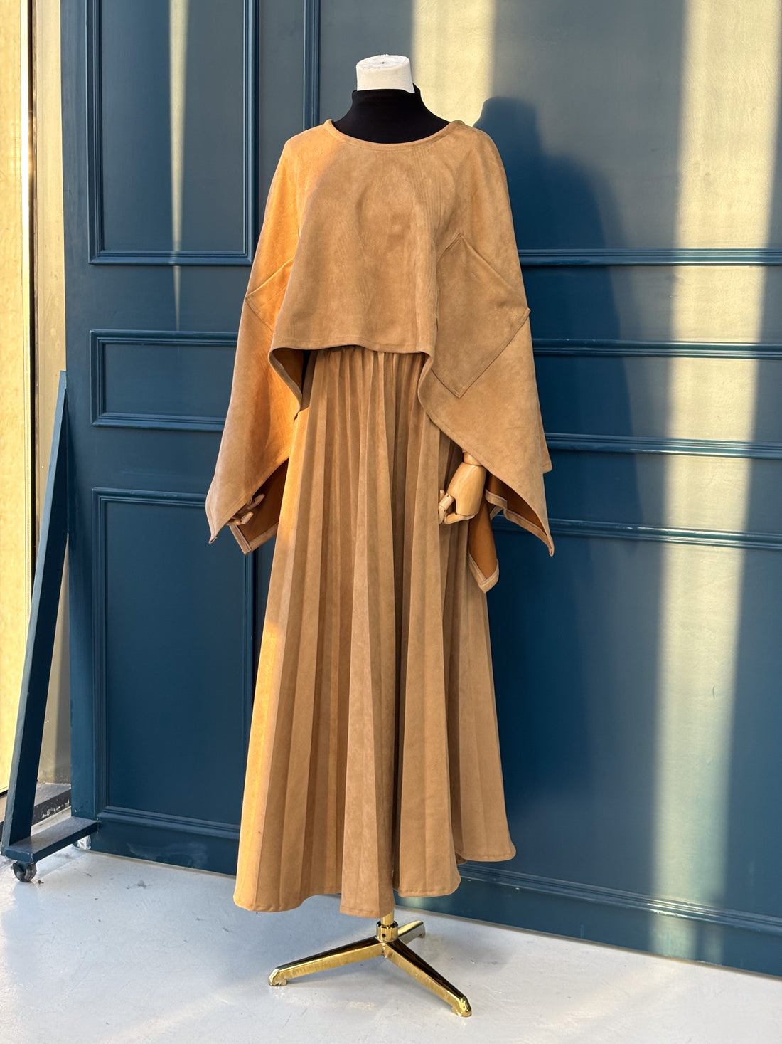 Mia Suede Ensemble