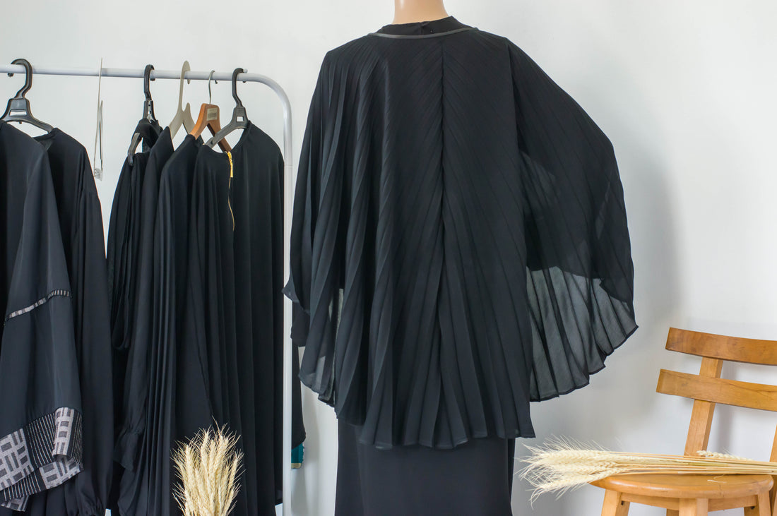 Pleared Chiffon Short Cape