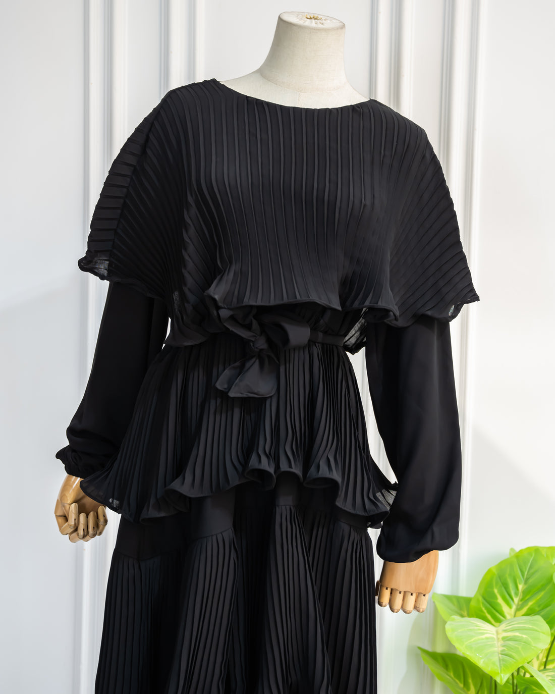 Abaya With Pleated Chiffon Layers & Removable Belt