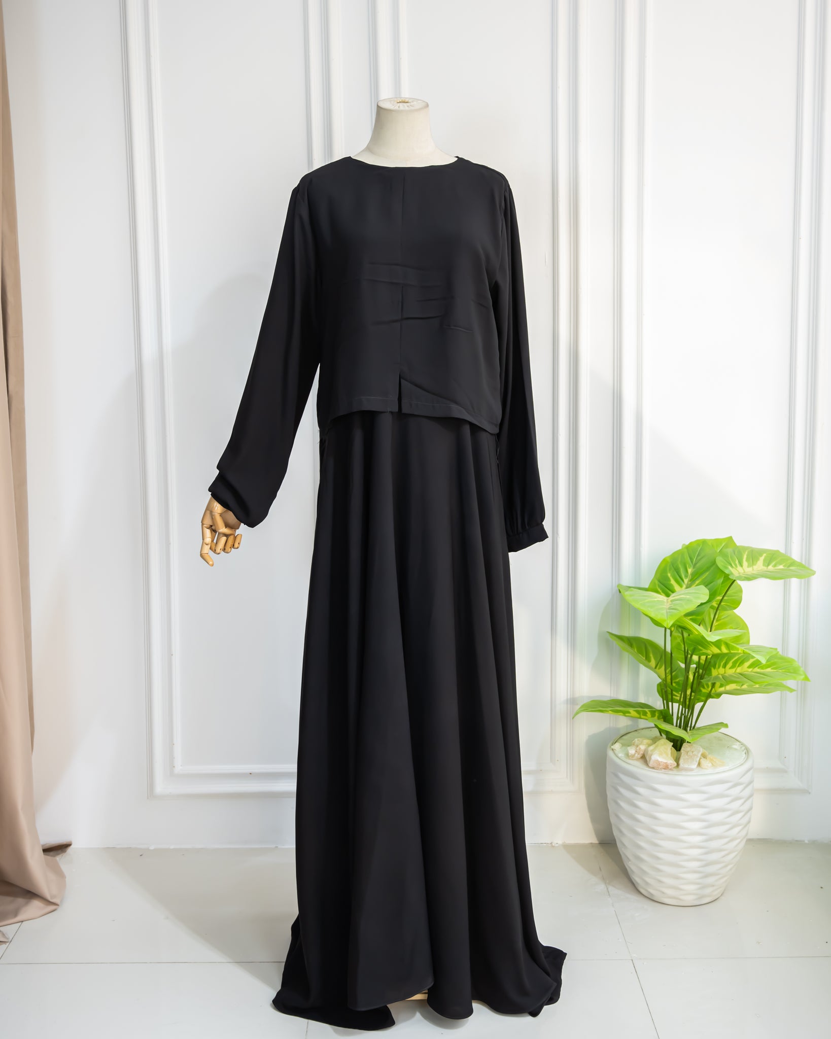 Hour Abaya (حُور)