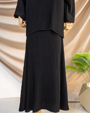 Pleated Skirt with pockets